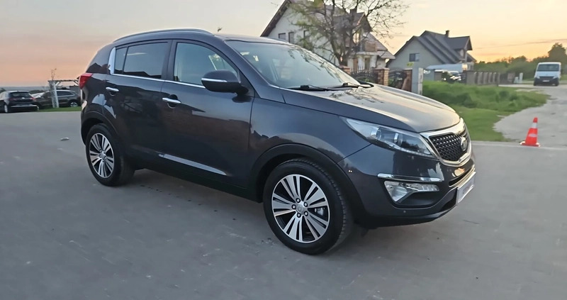 Kia Sportage cena 51900 przebieg: 205000, rok produkcji 2016 z Dobra małe 254